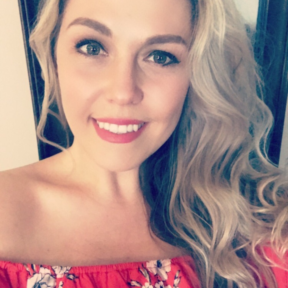 Meet your Posher, Cassandra